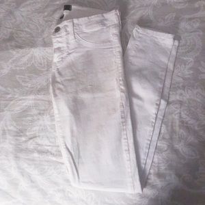 KLIQUE B // White Skinny Jeans